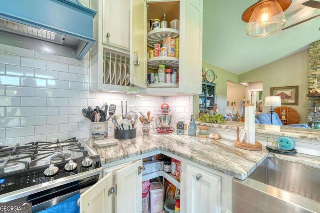 314 Winchester Cove Road, Hayesville, NC 28904