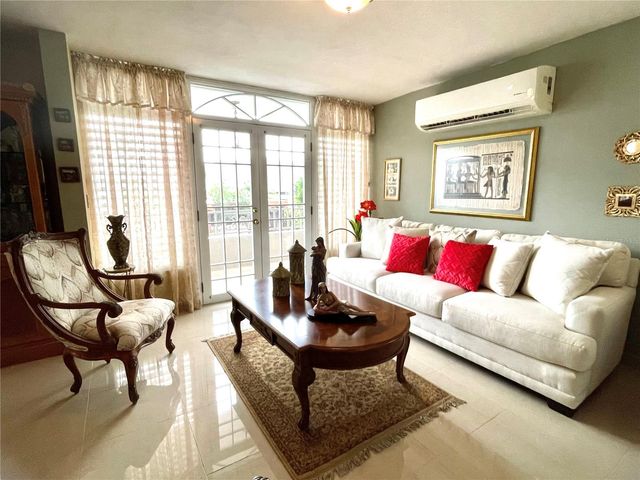 calle 19 2W8 URB. ALTOMONTE, Caguas, PR 00727