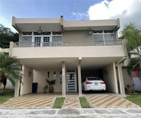 calle 19 2W8 URB. ALTOMONTE, Caguas, PR 00727