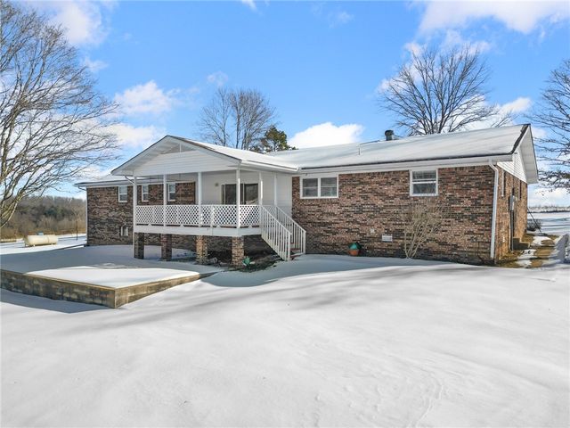 2504 Joe Holt Road, Everton, AR 72633