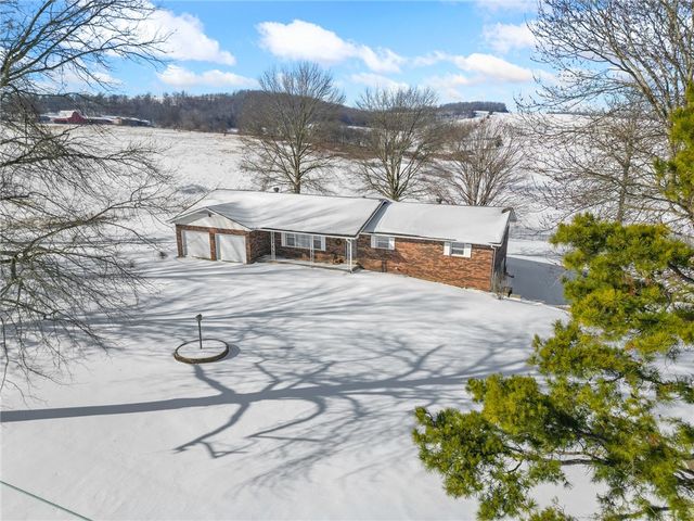 2504 Joe Holt Road, Everton, AR 72633