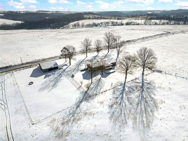 2504 Joe Holt Road, Everton, AR 72633