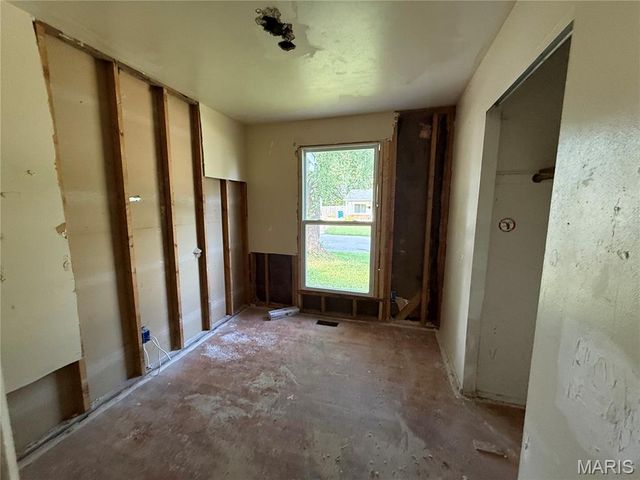 10357 Prince Drive, St Louis, MO 63136