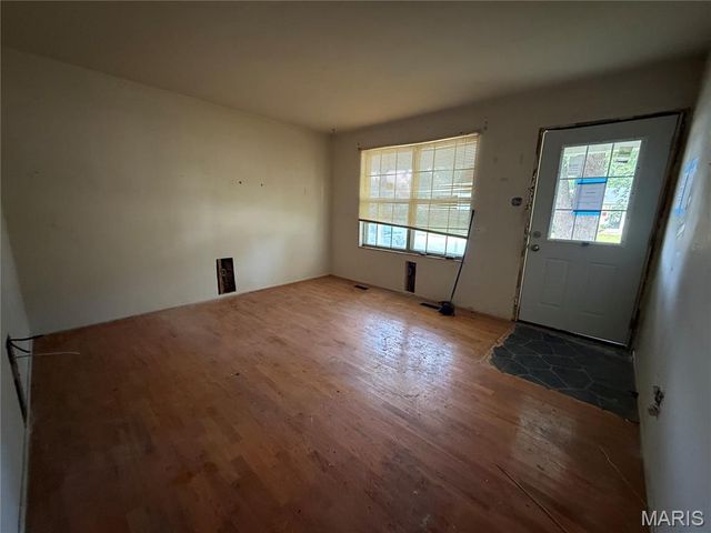 10357 Prince Drive, St Louis, MO 63136
