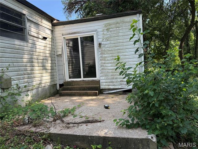 10357 Prince Drive, St Louis, MO 63136