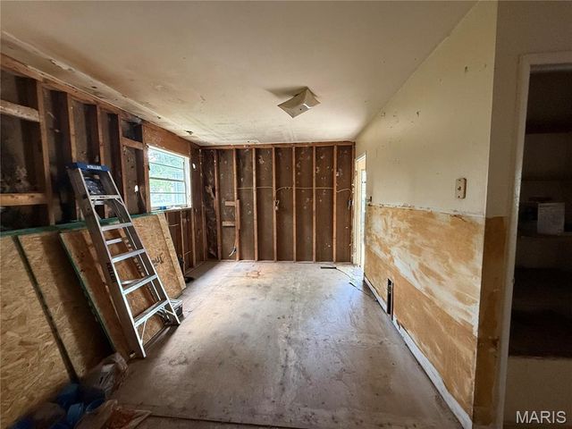 10357 Prince Drive, St Louis, MO 63136