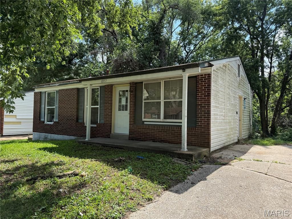 10357 Prince Drive, St Louis, MO 63136