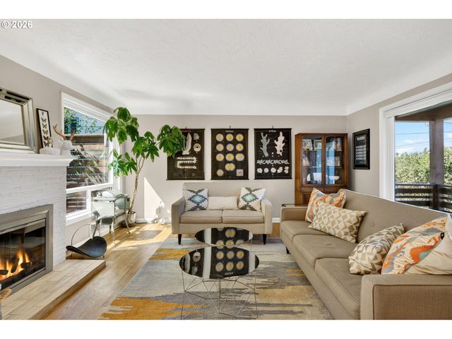 5980 W A St, West Linn, OR 97068