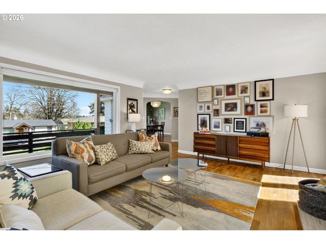 5980 W A St, West Linn, OR 97068