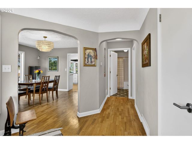 5980 W A St, West Linn, OR 97068