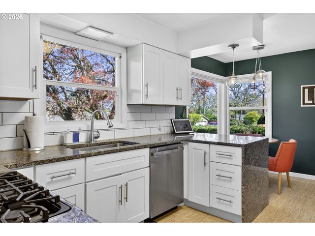 5980 W A St, West Linn, OR 97068