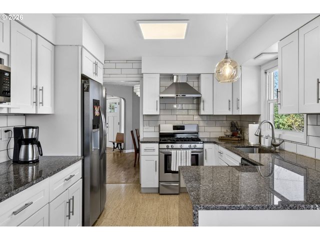 5980 W A St, West Linn, OR 97068