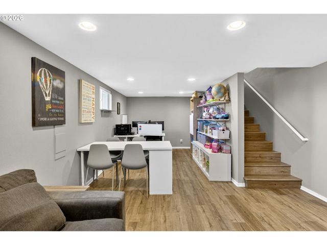 5980 W A St, West Linn, OR 97068