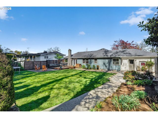 5980 W A St, West Linn, OR 97068