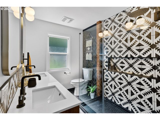 5980 W A St, West Linn, OR 97068