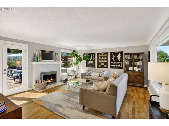 5980 W A St, West Linn, OR 97068