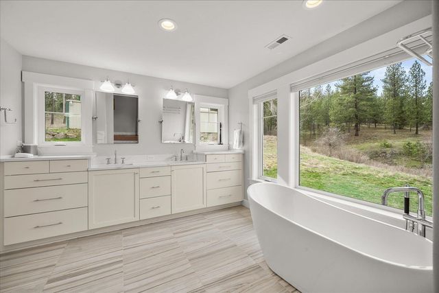 710 S Idaho Rd, Liberty Lake, WA 99019