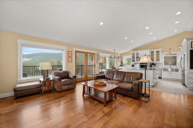 710 S Idaho Rd, Liberty Lake, WA 99019