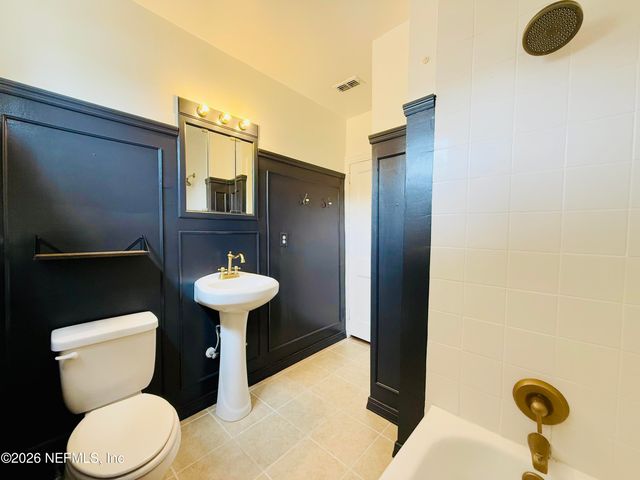 2043 HUNTSFORD Road, Jacksonville, FL 32207