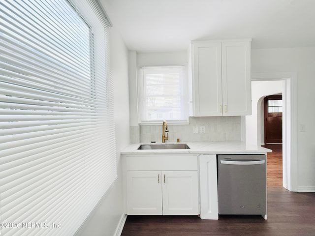 2043 HUNTSFORD Road, Jacksonville, FL 32207