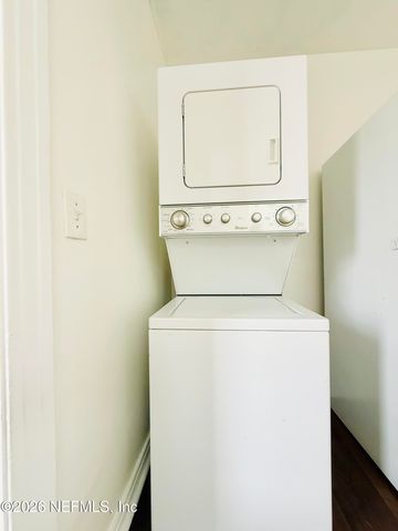 2043 HUNTSFORD Road, Jacksonville, FL 32207