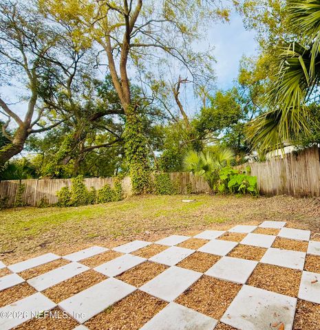 2043 HUNTSFORD Road, Jacksonville, FL 32207