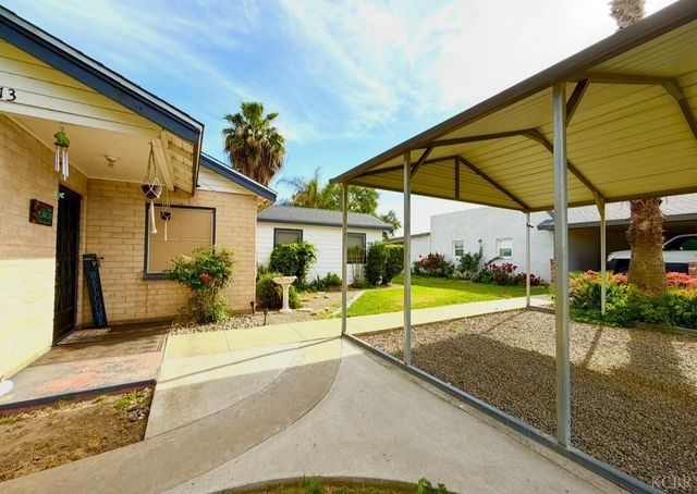 713 E Laguna Avenue, Laton, CA 93242
