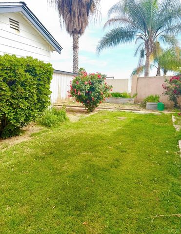 713 E Laguna Avenue, Laton, CA 93242