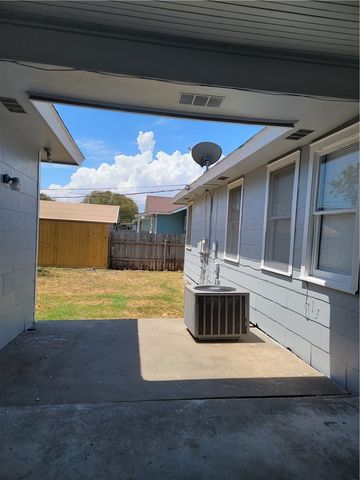 401 Glenmore St, Corpus Christi, TX 78412