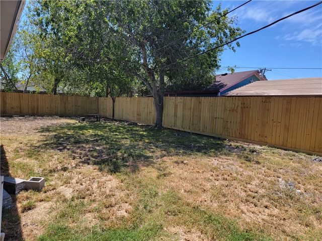 401 Glenmore St, Corpus Christi, TX 78412