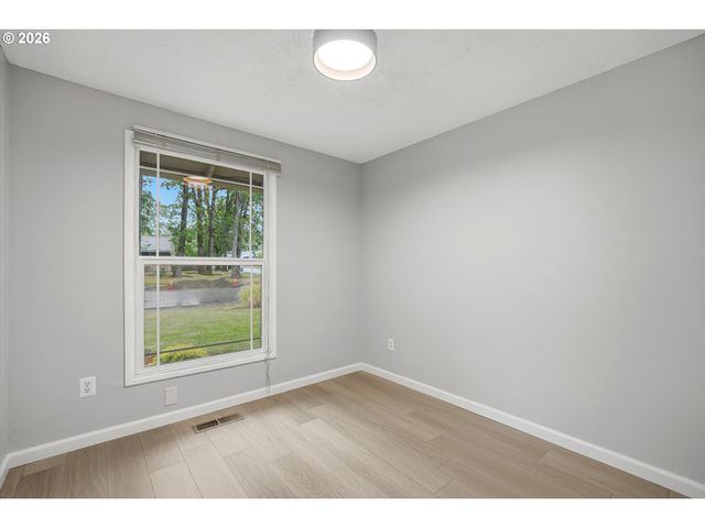 12955 Sw 22ND St, Beaverton, OR 97008