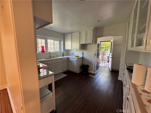 5528 Willowcrest, North Hollywood, CA 91601