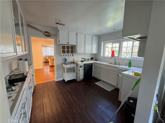 5528 Willowcrest, North Hollywood, CA 91601