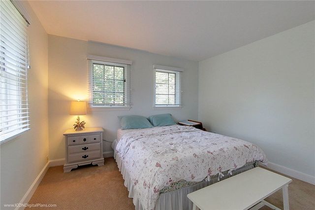 521 Corey Lane, Middletown, RI 02842