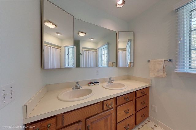521 Corey Lane, Middletown, RI 02842