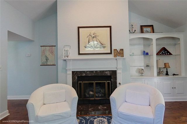 521 Corey Lane, Middletown, RI 02842