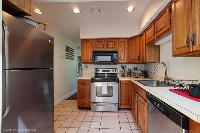 521 Corey Lane, Middletown, RI 02842