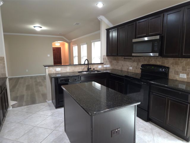 8440 Gentian Drive, Fort Worth, TX 76123