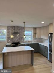 859 SELMER RD, Philadelphia, PA 19116