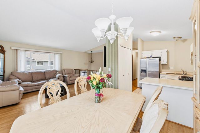 1272 Ferndale Street N, Maplewood, MN 55119