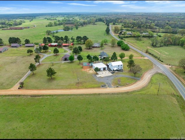 104 Staggs Drive, Nashville, AR 71852