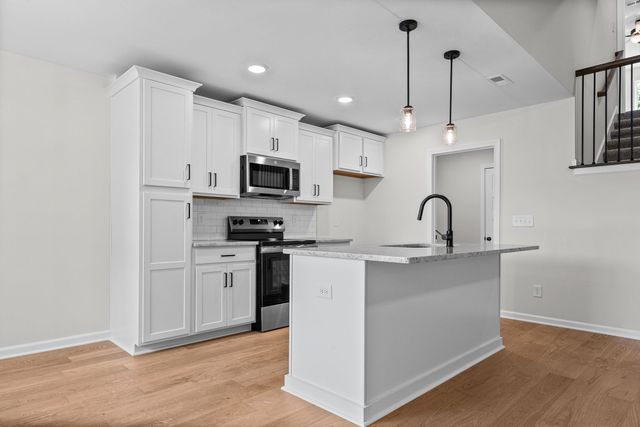 302 Tisha Ct, Clarksville, TN 37042
