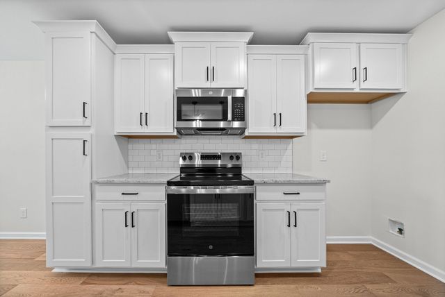 302 Tisha Ct, Clarksville, TN 37042