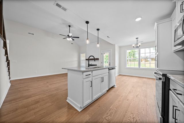 302 Tisha Ct, Clarksville, TN 37042