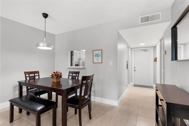 9700 Sunrise Lakes Boulevard 101, Sunrise, FL 33322