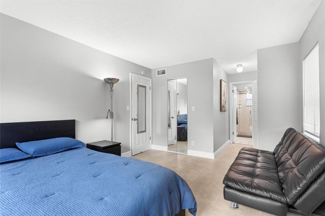 9700 Sunrise Lakes Boulevard 101, Sunrise, FL 33322