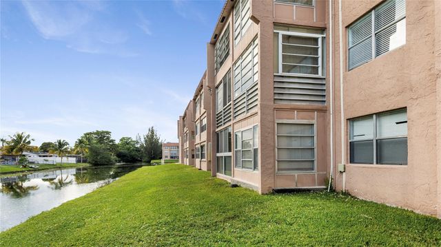 9700 Sunrise Lakes Boulevard 101, Sunrise, FL 33322