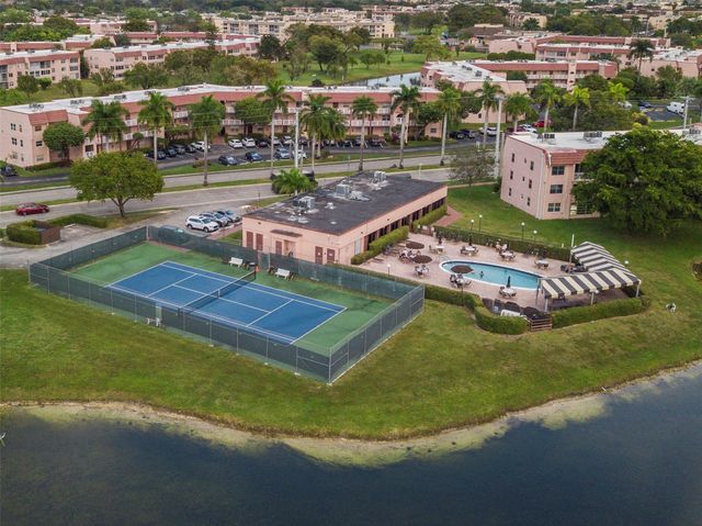 9700 Sunrise Lakes Boulevard 101, Sunrise, FL 33322