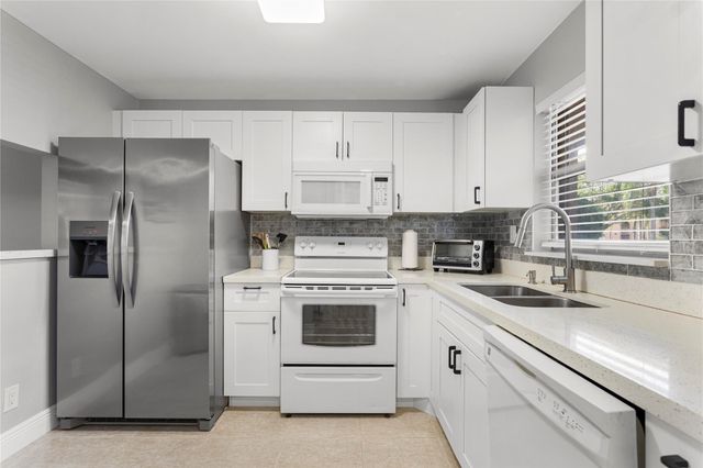 9700 Sunrise Lakes Boulevard 101, Sunrise, FL 33322