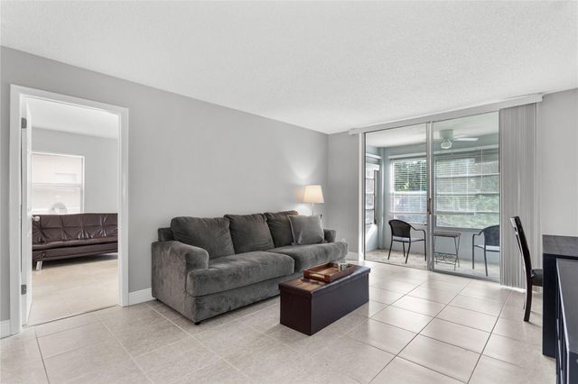 9700 Sunrise Lakes Boulevard 101, Sunrise, FL 33322